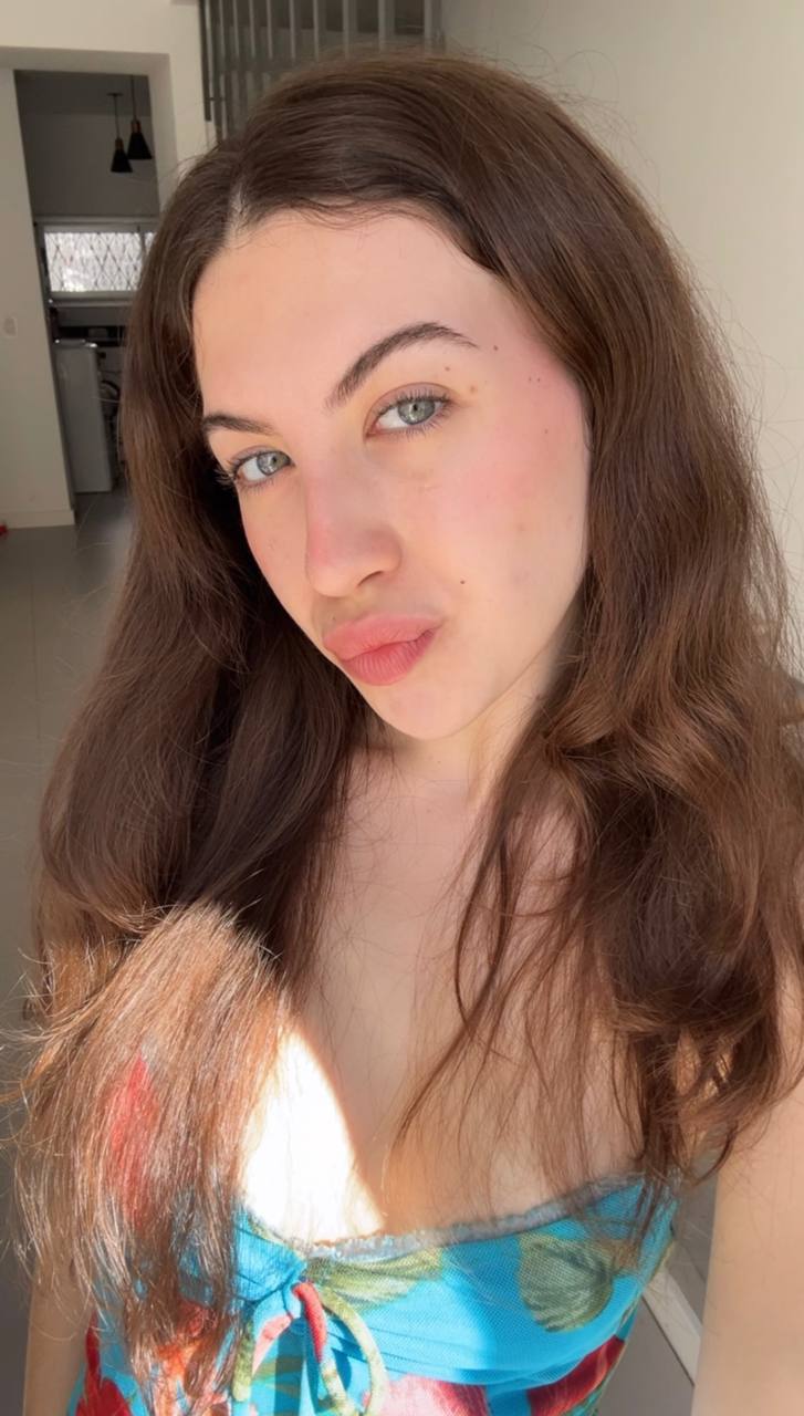 Nude girl Amber in Cuenca