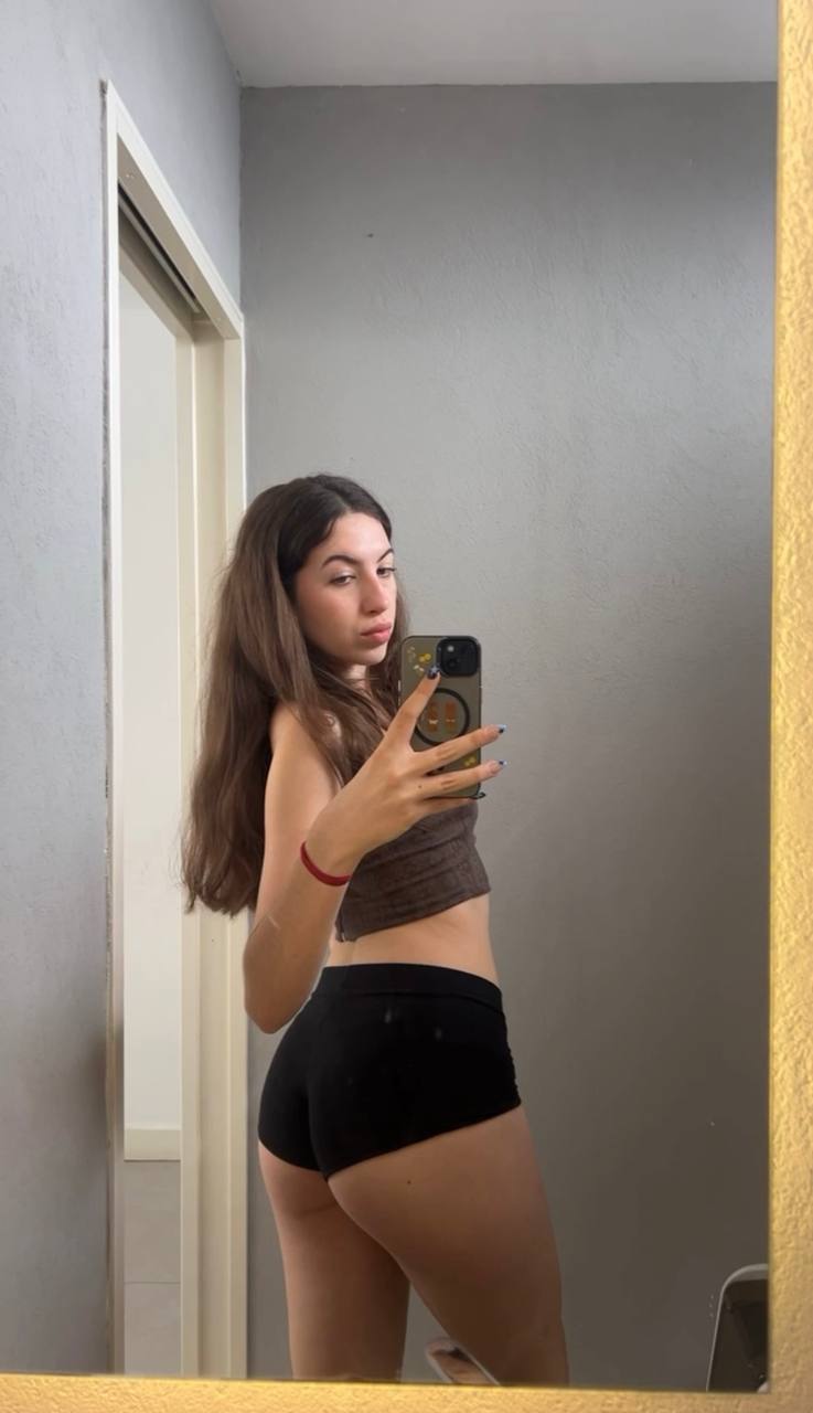 Amber in her underwear in Cuenca