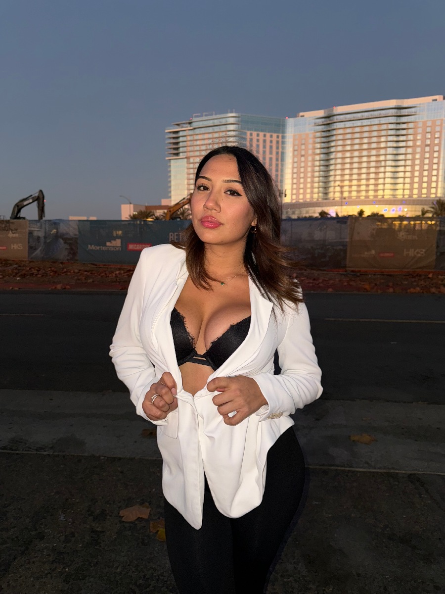 Take a pause and enjoy Ali Cruz — streaming from Cuenca