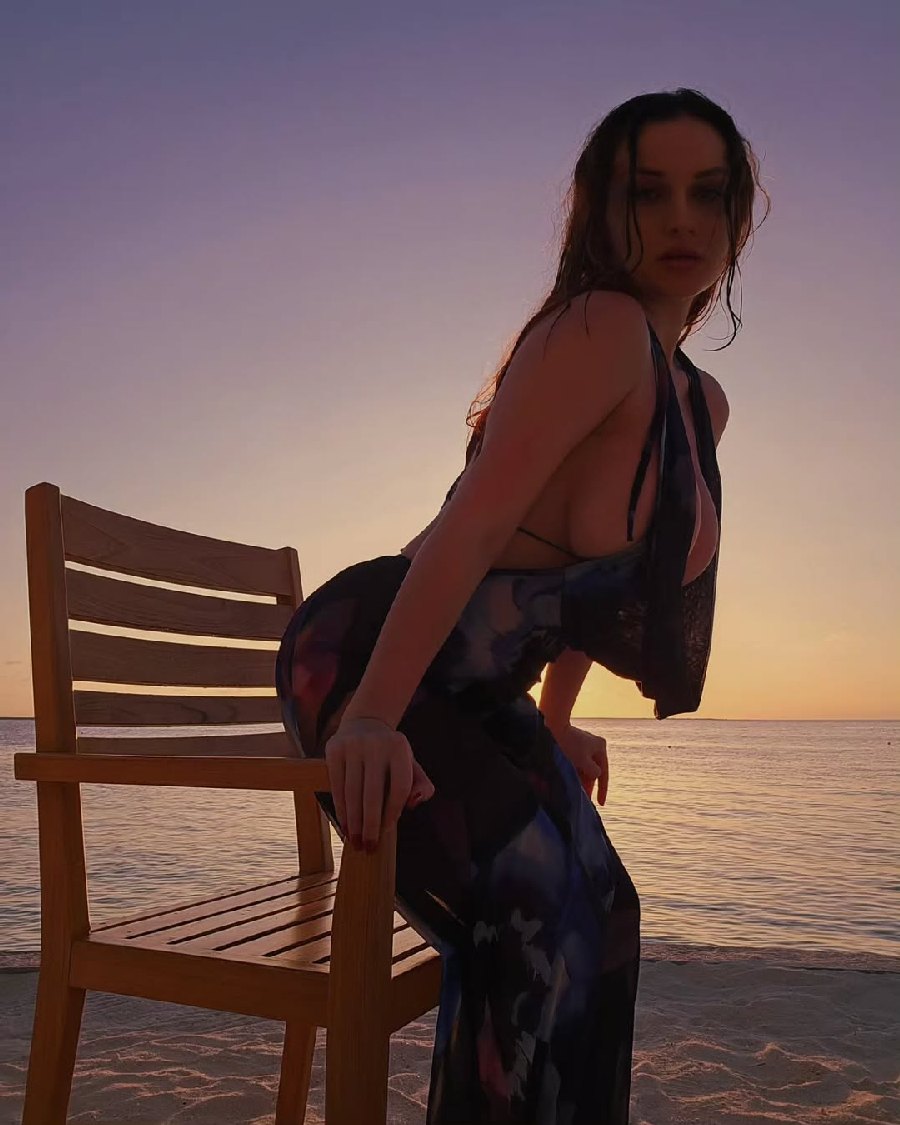 Sexy girl Miranda Faith nude in Cuenca