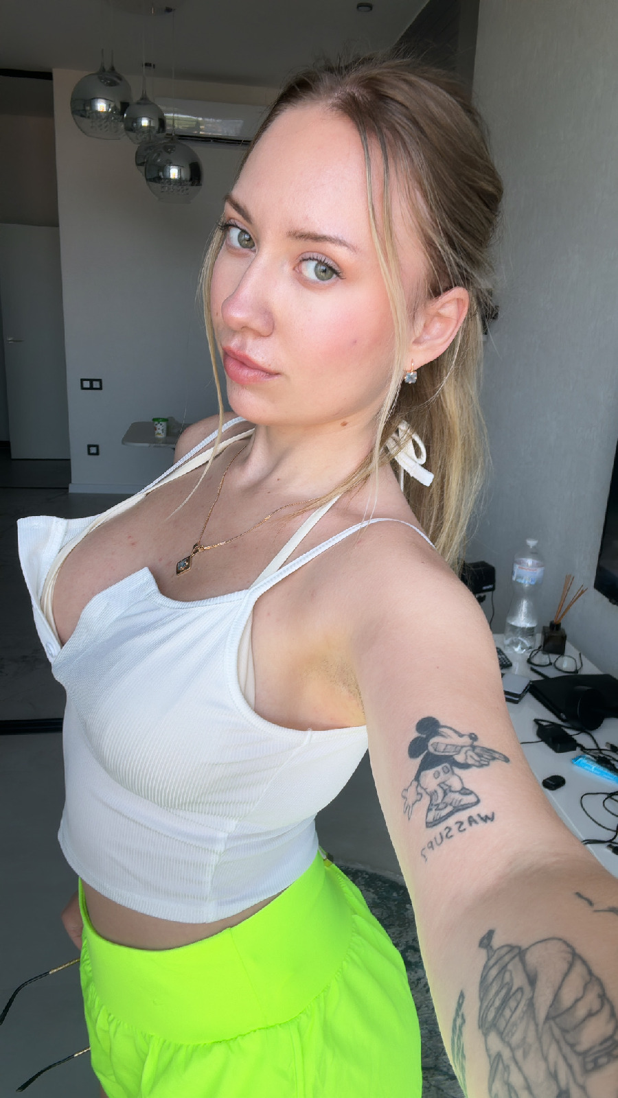 KateV in her underwear in Cuenca