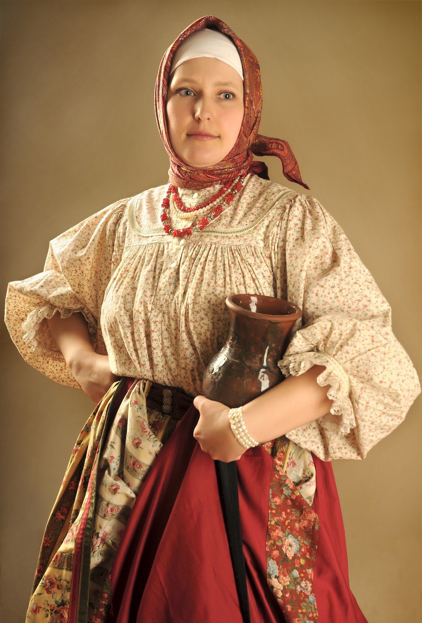 Girls in Slavic costumes in Cuenca