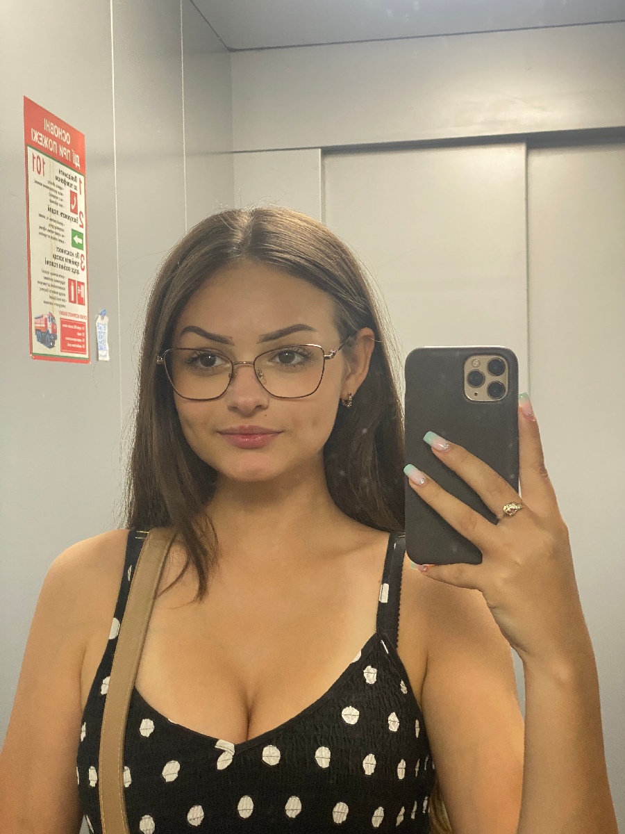 Sexy model Stacy in Cuenca