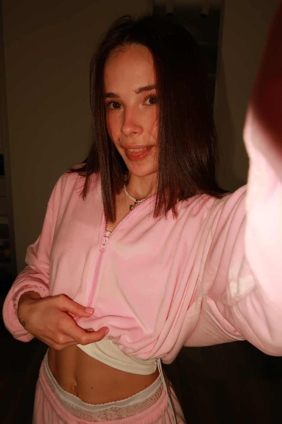 Tina brings the glow — live moments in Cuenca